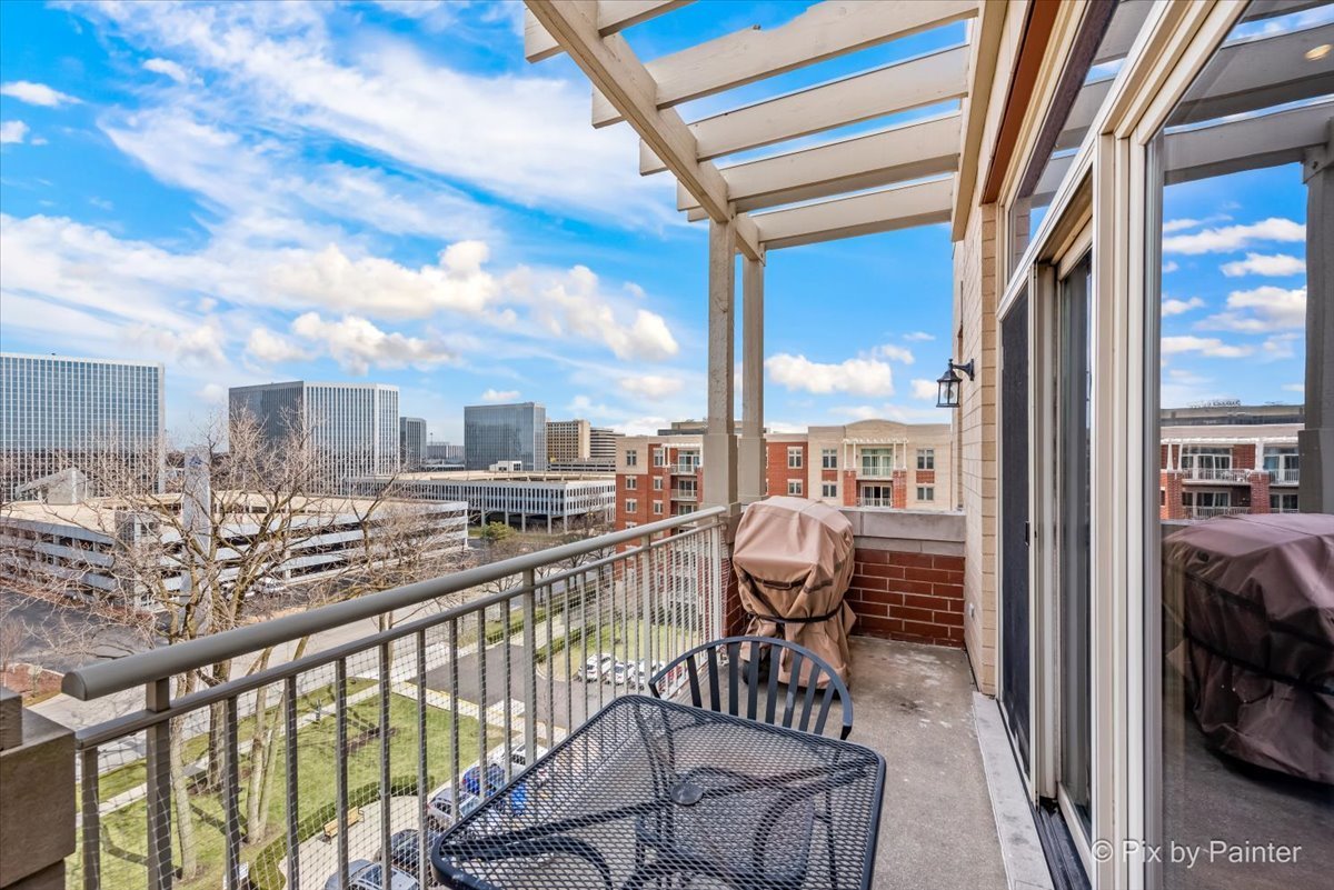   West Bryn Mawr Avenue 8727