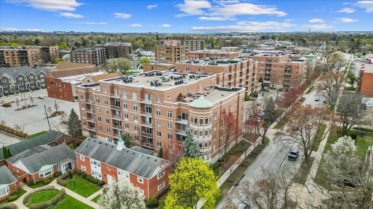 Graceland Avenue 303 , 787Graceland Avenue 303 , 787